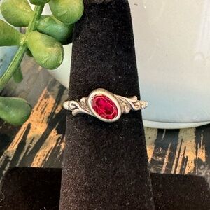 Vintage Shube's Dakota West 925 Sterling Garnet Ring Size 4.75